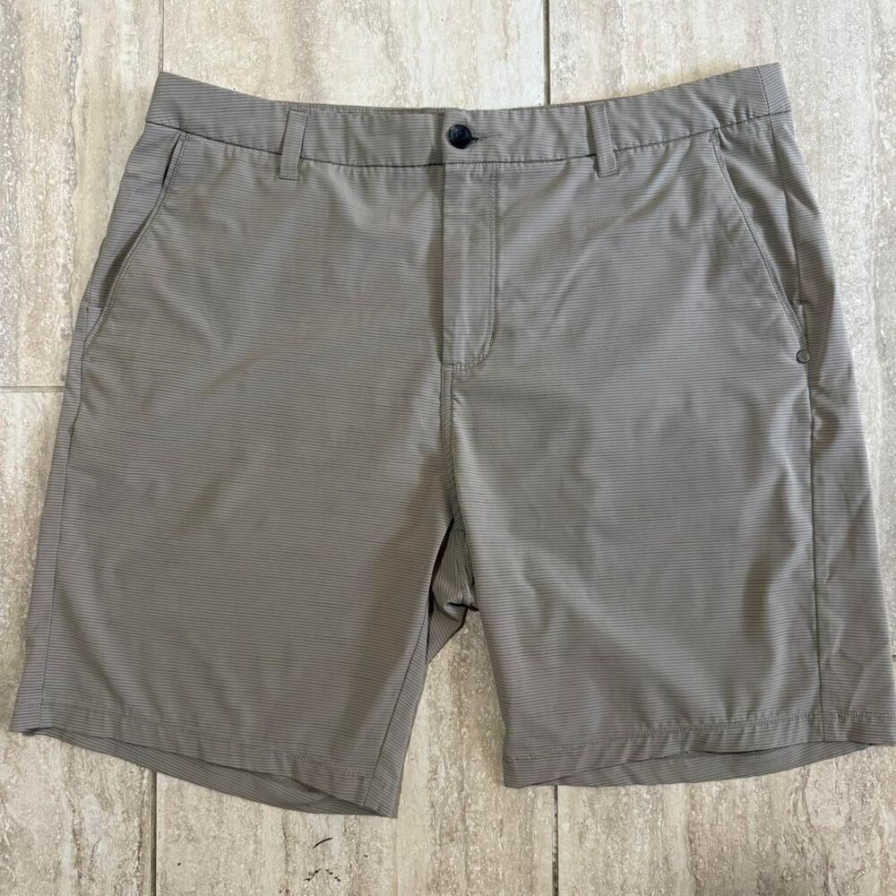 Vuori Grey Microstripe Performance Chino Shorts Mens 36 Gorpcore Athleisure